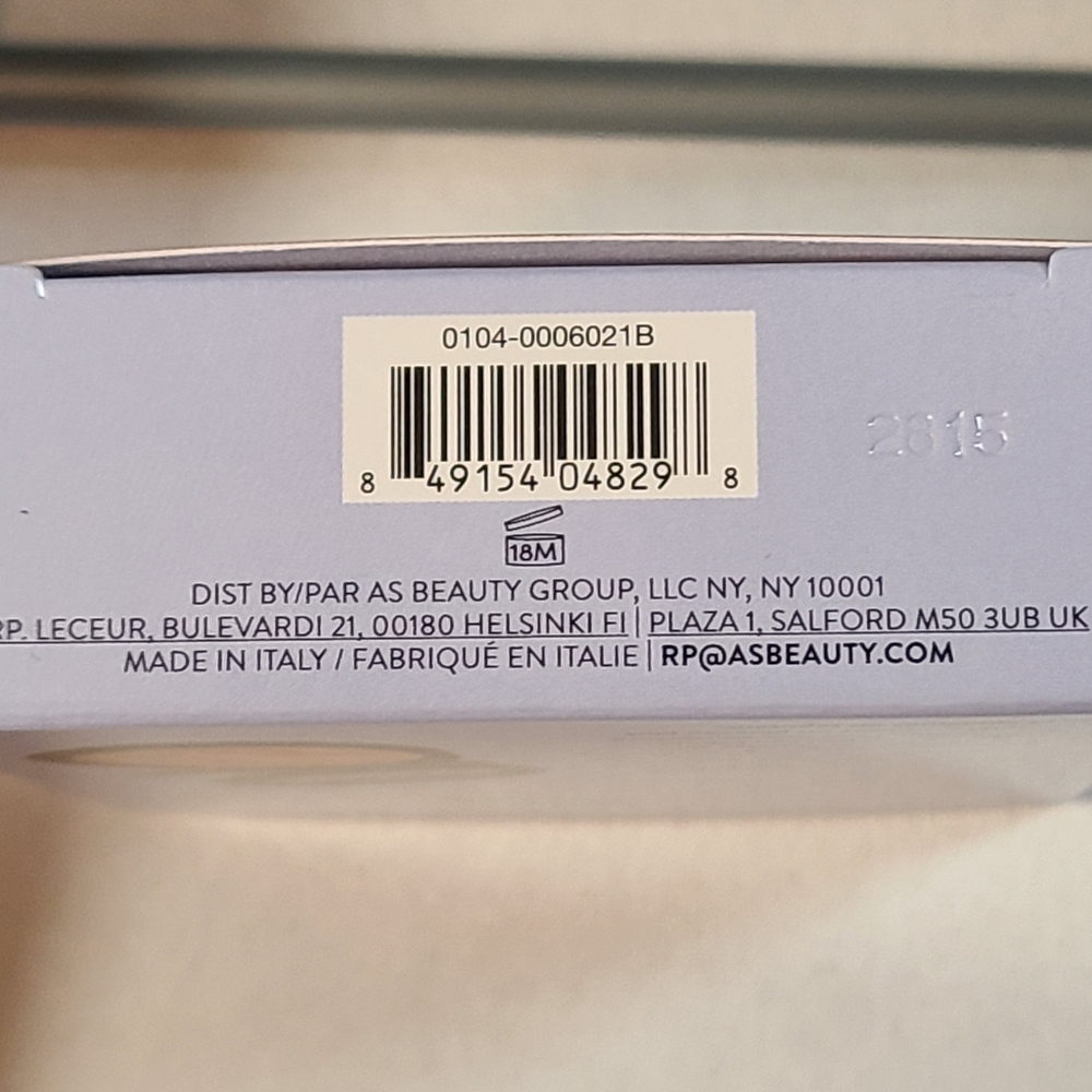 Laura Geller Baked BalanceNBrighten Color Correcting Foundation Porcelain/ Brush - Picture 9 of 9